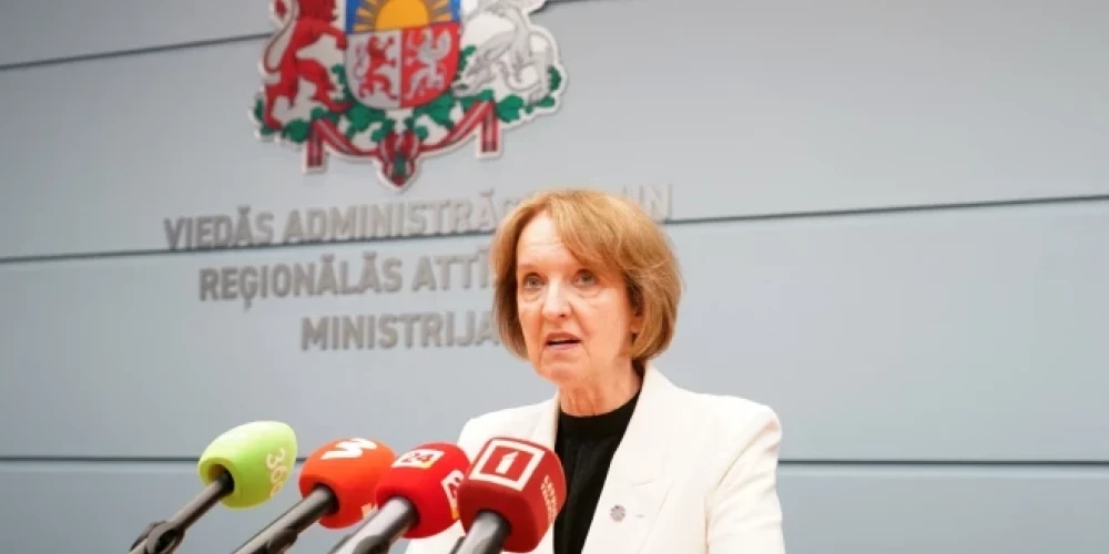 Vēl iepriekšējā nedēļā vērsāmies VARAM, lai pieprasītu detalizētāku informāciju par to, kā plānota, aizvadīta un cik izmaksājusi vizīte Moldovā, kā arī – ko ministre ņēmusi līdzi savā delegācijā.