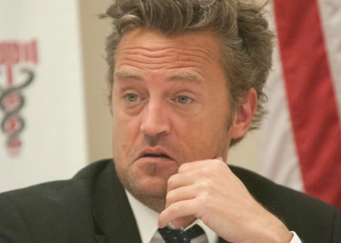 54-хлетний Мэттью Перри умер в возрасте 54 лет 28 октября 2023 г.