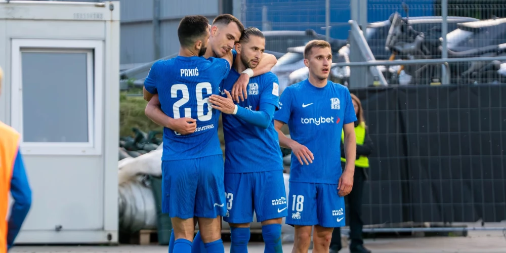 RFS futbolisti svin gūtos vārtus Virslīgas turnīra spēlē. 