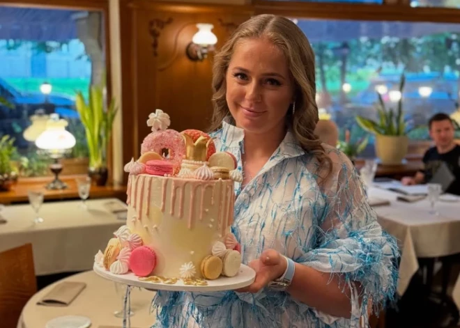 FOTO: Aļona Ostapenko nosvin savu 28. dzimšanas dienu