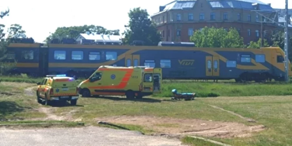 Пострадавший с различными травмами был доставлен в медицинское учреждение.