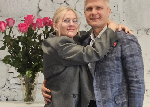 Olga Bartaševiča norāda, ka ēkai ir legāls savienojums ar pašvaldībai piederošajiem "Rēzeknes siltumtīkliem". Uzņēmums pauž, ka siltums uz konkrēto ēku netiek laists.