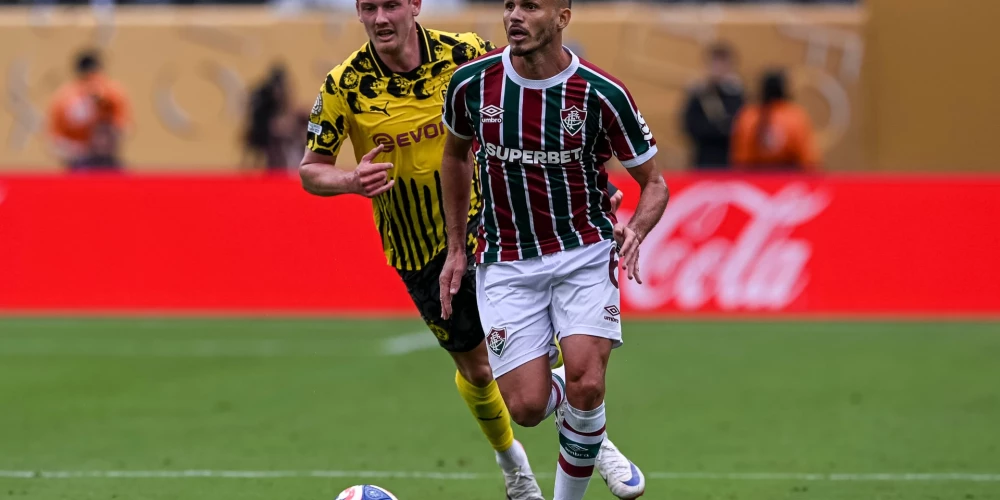 Vairāk bīstamu uzbrukumu padevās Riodežaneiro komandas pārstāvjiem, taču "Borussia" vārtsargs Gregors Kobels glāba savu vienību no ielaistiem vārtiem.