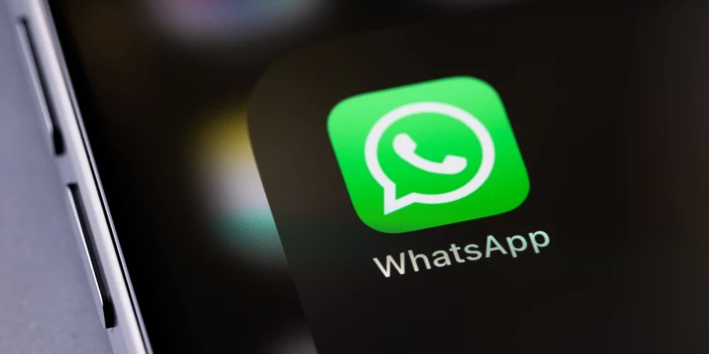Irāna aicina iedzīvotājus izdzēst "WhatsApp" no viedtālruņiem.