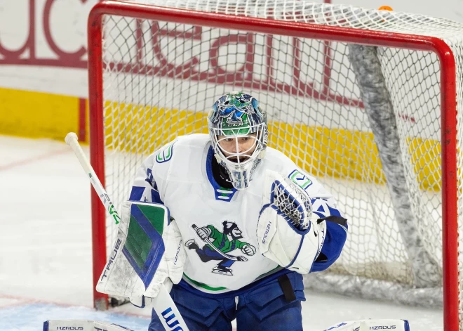 “Canucks” ar Šilovu vārtos sagrauj Vilmaņa “Checkers” un pārņem vadību Kaldera kausa izcīņas finālsērijā