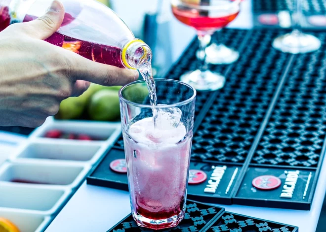 Pietiek gandēt veselību - Lietuvā ievieš akcīzes nodokli saldinātajiem dzērieniem