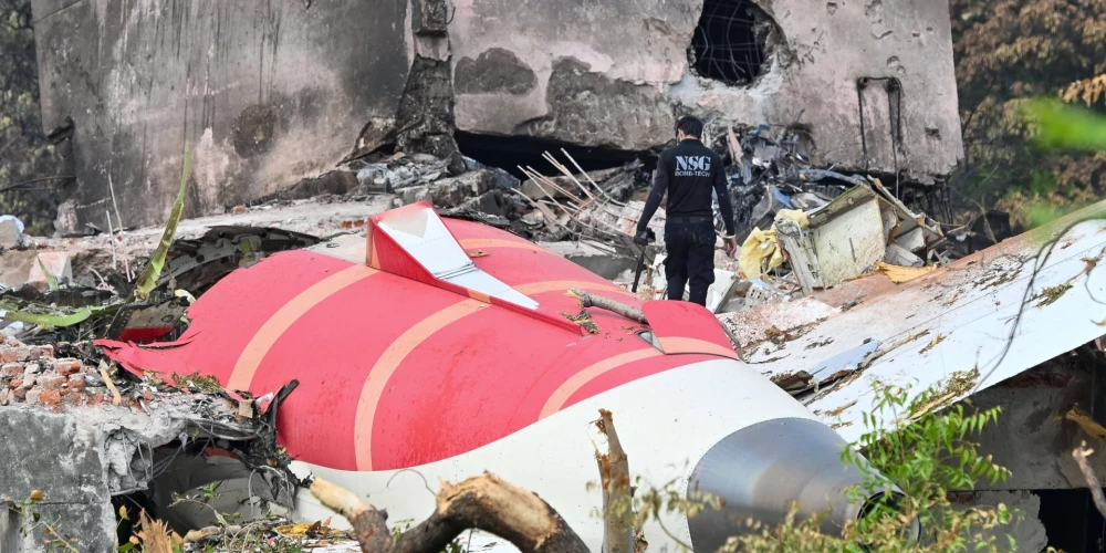 "Air India" lidmašīnas katastrofā bojāgājušo skaits pieaudzis līdz vismaz 270.
