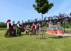FOTO un VIDEO: Rīgas Doma baznīca Lietuvā: iespaidīgais miniatūrais modelis Babilonas dārzos
