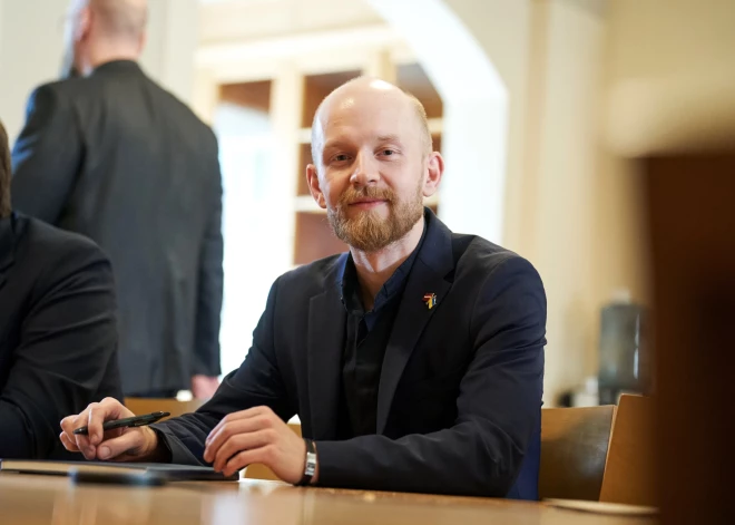 Dzimšanas dienu svin deputāts Andris Šuvajevs - sveicam viņu un pārējos gaviļniekus!