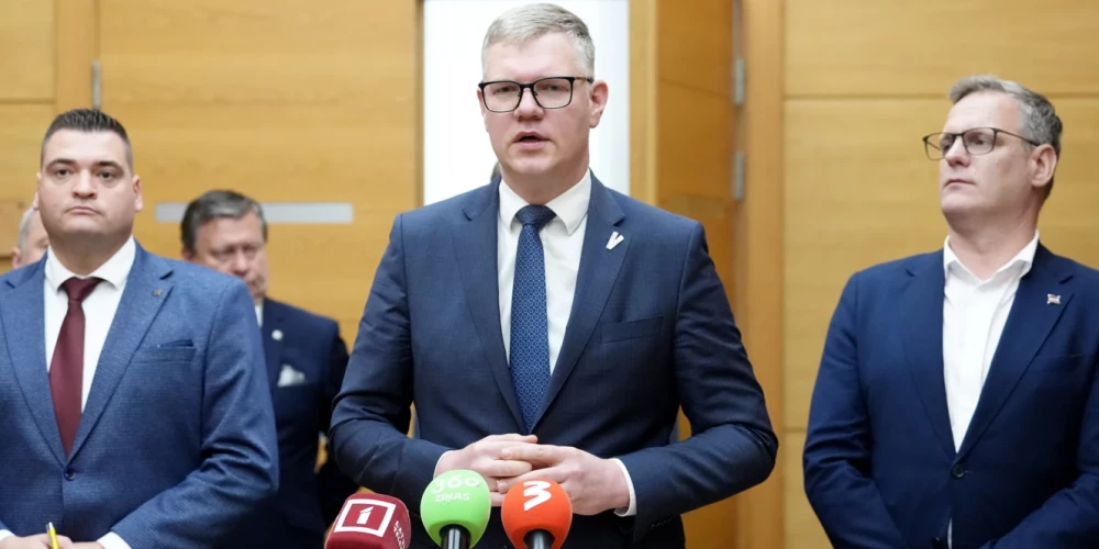 Abu dokumentu mērķis ir nodrošināt efektīvu, stabilu, tiesisku un profesionālu Rīgas domes vadības darbu visā domes pilnvaru termiņā, norāda politiķi.
