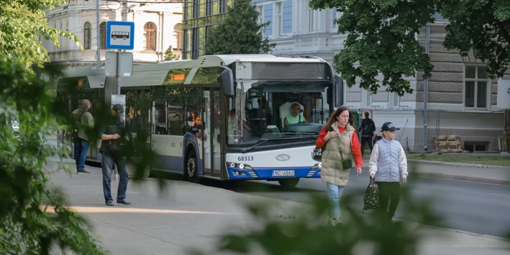 Рига на Лиго: бесплатный проезд, ночные автобусы и бесплатные стоянки.
