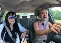 "Tāds adrenalīns!” - šova "Ģimene burkā" dalībniece Estere Bindre sāk apgūt automašīnas vadīšanu