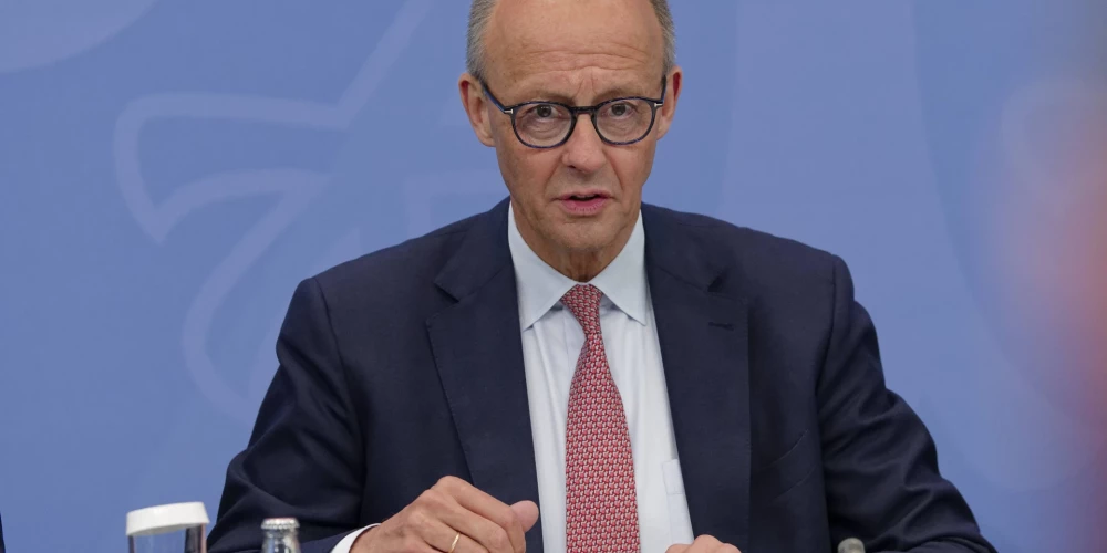 Vācijas kanclers Frīdrihs Mercs izpelnījies kritiku zināmās politiķu aprindās, izsakoties, ka Izraēla pašreiz Irānā dara "netīro darbu" visu Rietumu interesēs.