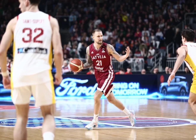 Latvijas izlases aizsargs Aigars Šķēle karjeru turpinās Roberta Štelmahera vadībā