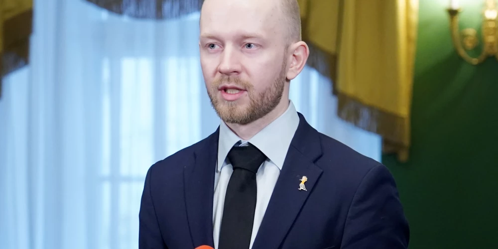 Partijas "Progresīvie" Saeimas frakcijas vadītājs Andris Šuvajevs norāda, ka ZZS ir pārkāpuši koalīcijas līgumu.