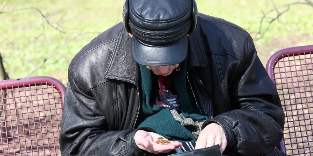 Uzsākot iemaksu veikšanu 25 gadu vecumā un sākotnēji mēnesi ieguldot 50 eiro, līdz pensijas vecuma sasniegšanai iespējams uzkrāt pat vairāk nekā 155 tūkstošus eiro. 