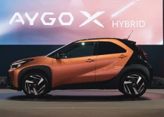 Minikrosovers "Toyota Aygo X" kļuvis par mazāko hibrīdauto savā klasē