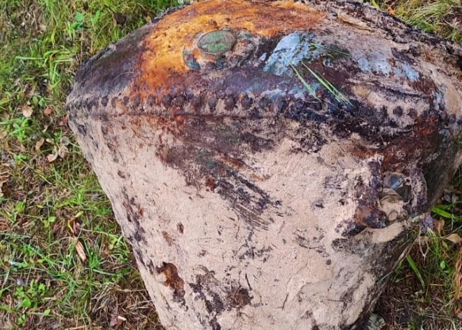 Sprādzienbīstamās mīnas Ādažu poligonā iznīcinātas.