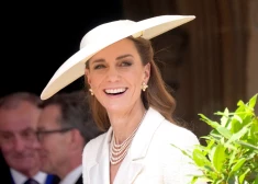 Princese Ketrīna veselības dēļ neapmeklē karaļnamam nozīmīgu pasākumu, bet viņas mamma ierodas un žilbina ar eleganci