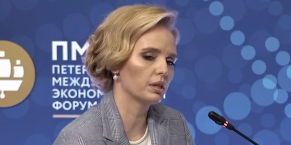 Vladimira Putina vecākā meita Marija Voroncova forumā Sanktpēterburgā.