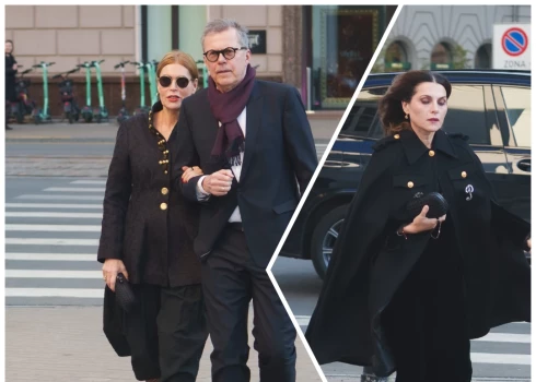 "Ola Foundation" dibinātāja Ilze Pīlēna un finansiste Irīna Pīgozne diriģenta Andra Nelsona un Bostonas simfoniskā orķestra koncerta apmeklējumam bija izvēlējušās "Bottega Veneta Knot" klaču.