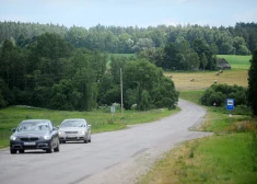 Lai mazinātu rindas, no 1. oktobra Latvijas ārējās sauszemes robežas šķērsošanai būs jāreģistrējas tiešsaistē