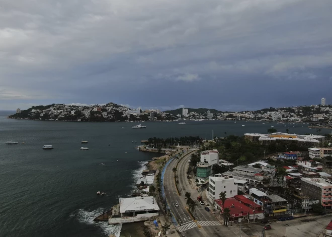 Meksikas piekrasti plosa 3. kategorijas viesuļvētra "Ēriks"