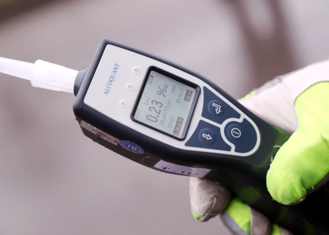 Внимание водителей - полиция начинает усиленные проверки на дорогах Латвии