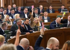 Почти как школьники: депутаты Сейма уходят на каникулы до осени