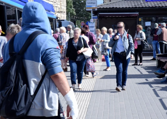 Nieru vēzis bez brīdinājuma: ārsti nosauc simptomus, kam pievērst uzmanību