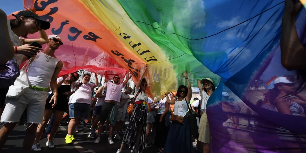 Budapeštā praida nebūs. Ungārija aizliedz LGBT kopienas gājienu.