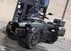 Iepazīsties ar liela ceļojumu motociklu trīsriteņu alternatīvu - "Can-Am Canyon" 