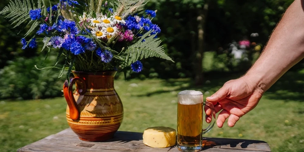 Jāņem vērā, ka bezalkoholiskajam dzērienam tomēr ir 0,5 % vai mazāks alkohola saturs.
