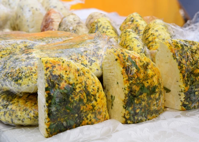 Эксперт рассказала, как правильно выбрать сыр для праздника Лиго