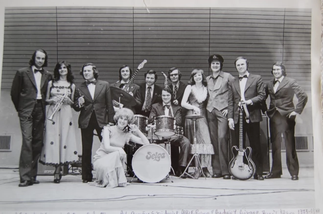 Ansamblis "Selga". Andrejs Lihtenbergs – trešais no labās puses.