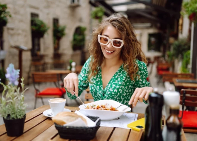 После вкусного обеда... 5 причин, почему после еды желательно посидеть