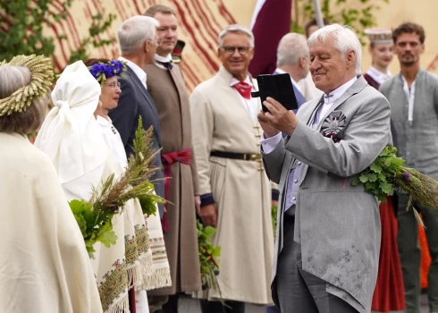 XXVII Vispārējo latviešu Dziesmu un XVII Deju svētku dalībnieku gājiens "Novadu dižošanās".