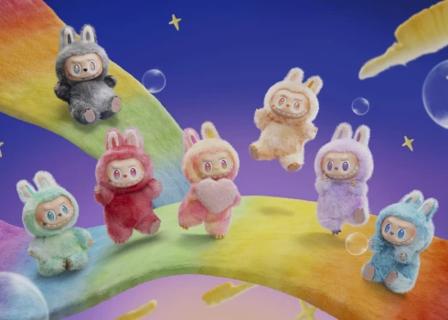 Labubu ir pūkains briesmonītis ar lielām ausīm.