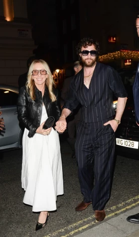 Аарон Джонсон и Сэм Тейлор-Джонсон в 2025 году.