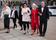 FOTO: kultūras cienītāji ierodas uz Rīgas Operas festivāla Galā koncertu