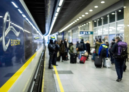 Beļģijas valdība vērsīsies pret nelegālajiem imigrantiem, ieviešot stingrāku ieceļošanas kontroli, piektdien Briselē paziņoja Beļģijas ministri.