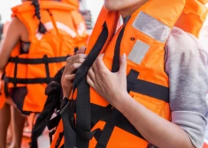 В Эстонии затонула лодка с рыбаками - один погиб из-за неисправного спасательного жилета