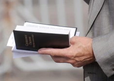 Izskan bažas, ka Latvijā varētu notikt naida uzbrukumi pret Jehovas lieciniekiem