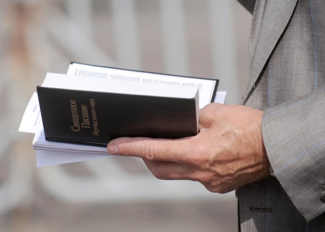 Izskan bažas, ka Latvijā varētu notikt naida uzbrukumi pret Jehovas lieciniekiem