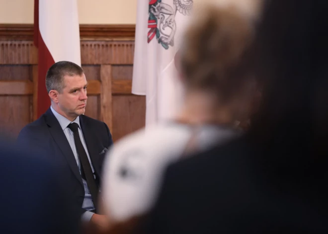 Politologs Filips Rajevskis uzskata, ka spēcīgas vēlmes gāzt valdību nevienam īsti nav