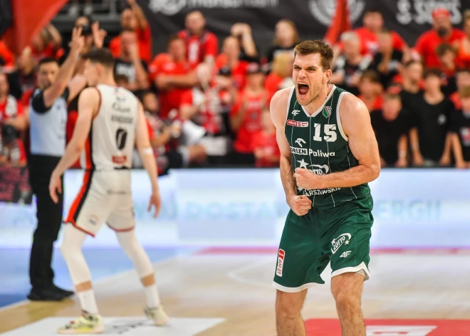 Ojārs Siliņš palīdz Varšavas "Legia" kļūt par Polijas čempioniem