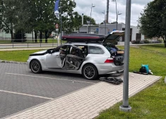 В Адажи взорвался автомобиль BMW - один человек госпитализирован