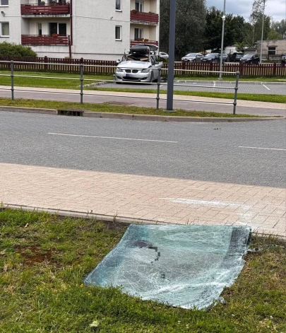 Ādažos centrā svētdien, 22. jūnijā, notikusi eksplozija vieglajā automašīnā "BMW" un sprādziena rezultātā viena persona hospitalizēta.