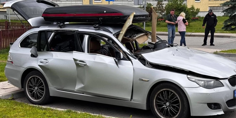 Ādažos centrā svētdien, 22. jūnijā, notikusi eksplozija vieglajā automašīnā "BMW"