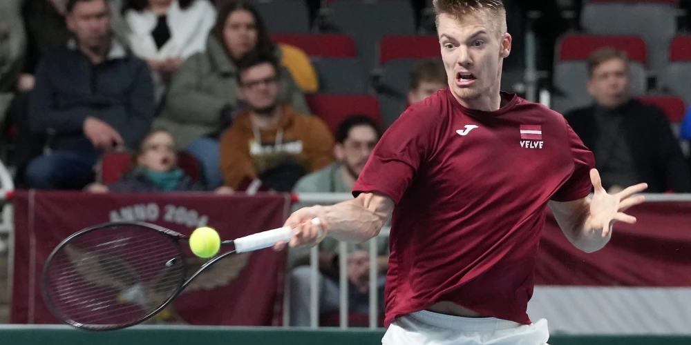 Latvijas vīriešu tenisa izlases spēlētājs Roberts Štrombahs